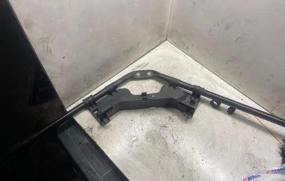 BMW 5 E60 E61 Other engine part 51717046555