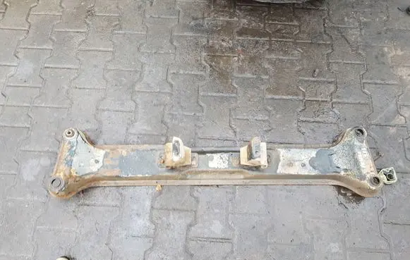 Mitsubishi Pajero Gearbox mounting bracket 