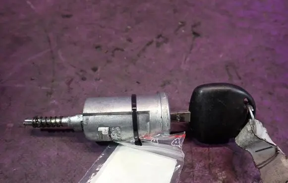 Opel Corsa C Ignition lock