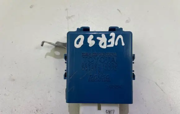 Toyota Verso Door central lock control unit/module 8597012020 0515004070