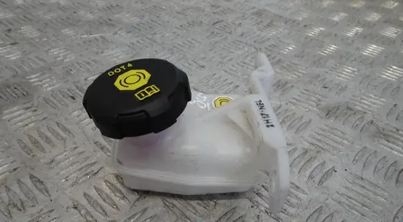 Hyundai Ioniq 5 Brake fluid reservoir 