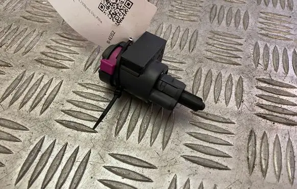 Audi Q5 SQ5 Brake pedal sensor switch 4F0945459B