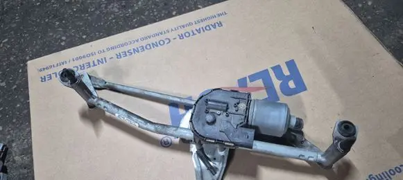 Volkswagen PASSAT CC Front wiper linkage and motor 3C8955023B 0913416355