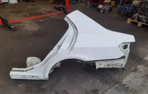 Mercedes-Benz E W212 Body 2126300321 2126300560 2128300242