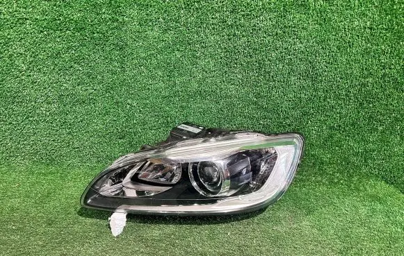 Volvo V60 Headlight/headlamp 31420253