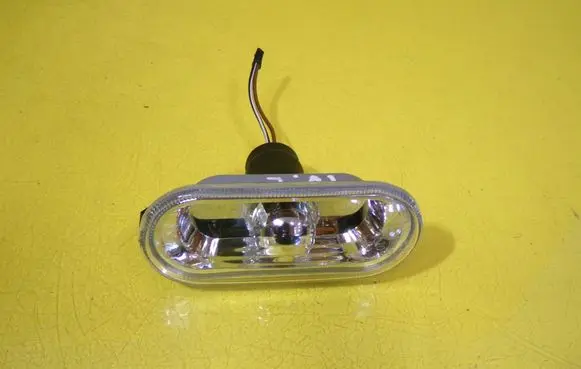 Volkswagen Golf IV Front fender indicator light 1J0949117