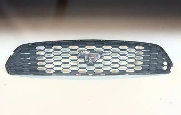 Ford Mustang VI Front bumper upper radiator grill FR3B8200