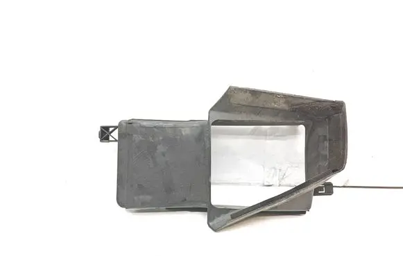 Ford Focus Intercooler air channel guide BM518121AF D2L4A