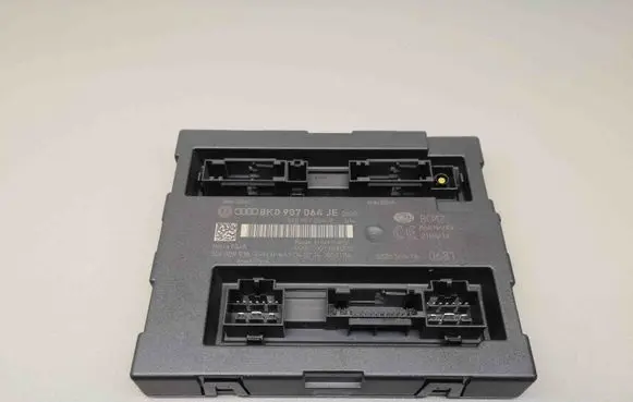 Audi A5 8T 8F Central body control module 8K0907064JE