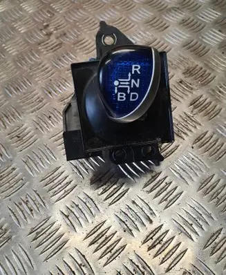Toyota Prius (XW30) Gear shifter/selector 75C582