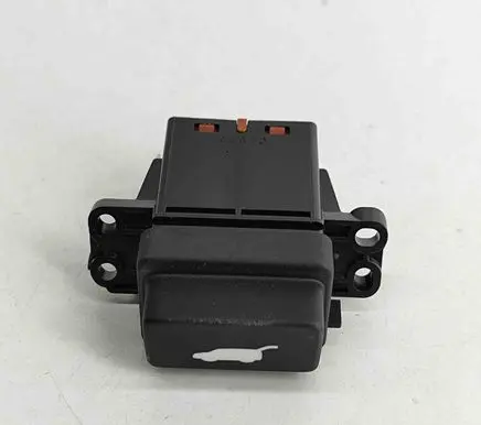 Honda CR-V Tailgate/boot open switch button 353703M0J01