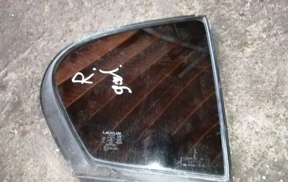Lexus GS 300 350 430 450H Rear vent window glass 6818830180