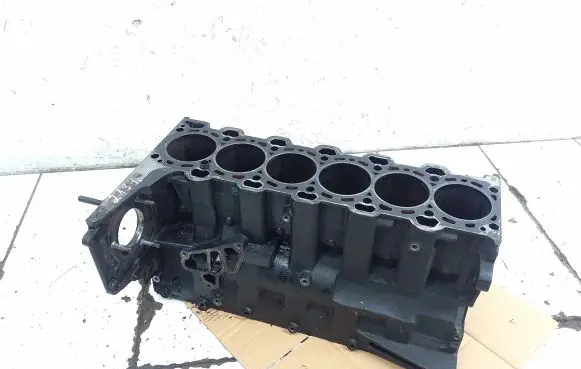 BMW 5 E60 E61 Engine block 7788546 28185758 306D2