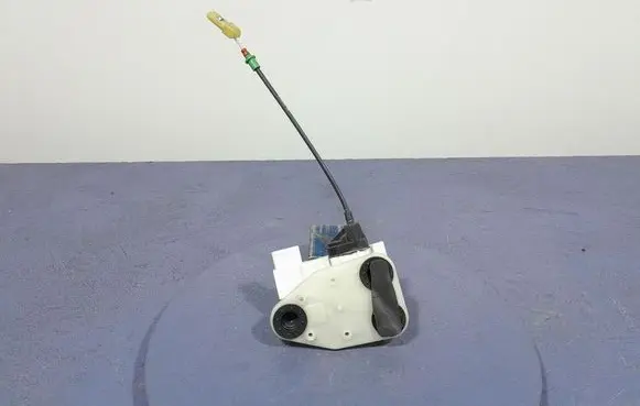 BMW X7 G07 Front door lock 7444678