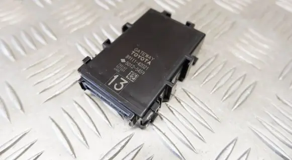 Toyota RAV 4 (XA40) Gateway control module 8911142021