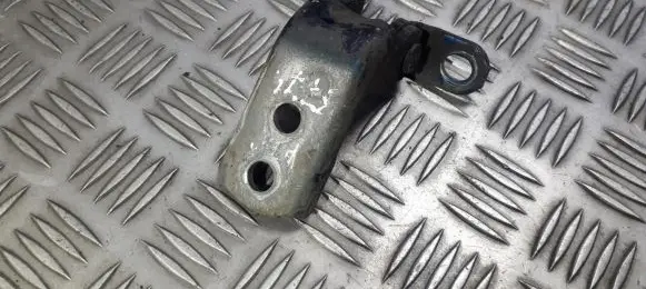 Toyota Avensis Verso Front door upper hinge