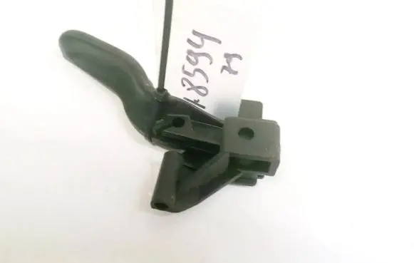 Opel Zafira A Engine bonnet (hood) release handle