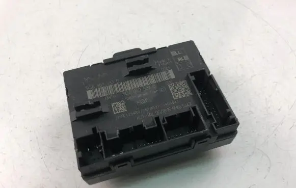 Volkswagen Golf VII Other control units/modules 5Q0959593E