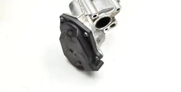 Mercedes-Benz E W212 EGR valve A6511400360 A2C53418576