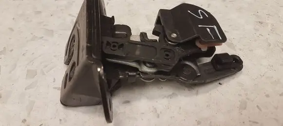 Hyundai Santa Fe Tailgate/trunk/boot lock/catch/latch 812302B000