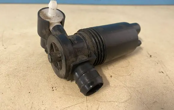 Land Rover Evoque I Windscreen/windshield washer pump 1050008001 888979 151008B