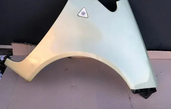 Mitsubishi Colt Fender
