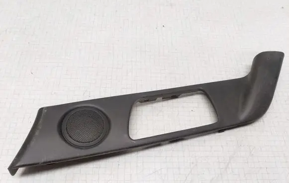 Mitsubishi Space Runner Other front door trim element MR330757