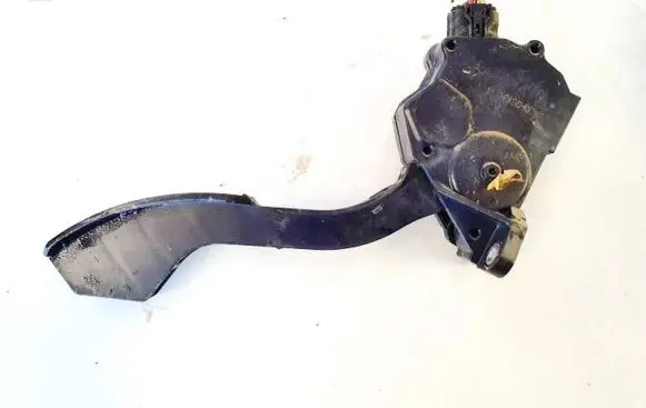 Toyota RAV 4 (XA30) Accelerator throttle pedal 7811042010 78110-42010
