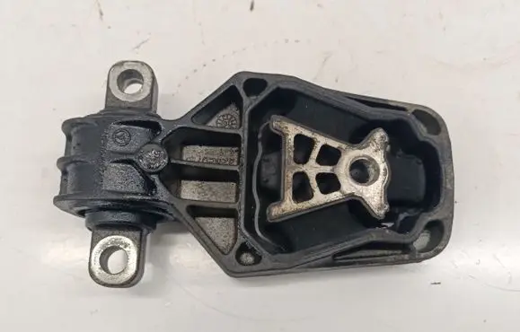 Mercedes-Benz GLA W156 Engine mounting bracket A2462401209