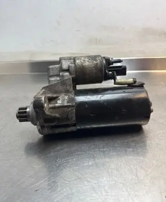 Volkswagen Golf VI Starter motor 0001123044