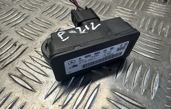 Mercedes-Benz E W212 ESP acceleration yaw rate sensor 0009052500 TJ32J28Q3B a0009052500
