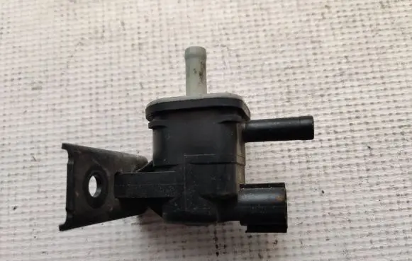 Toyota Avensis T250 Turbo solenoid valve 9091012276