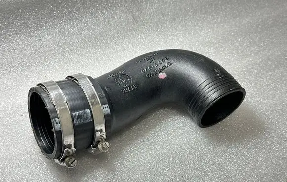Volvo XC90 Intercooler hose/pipe 30751920
