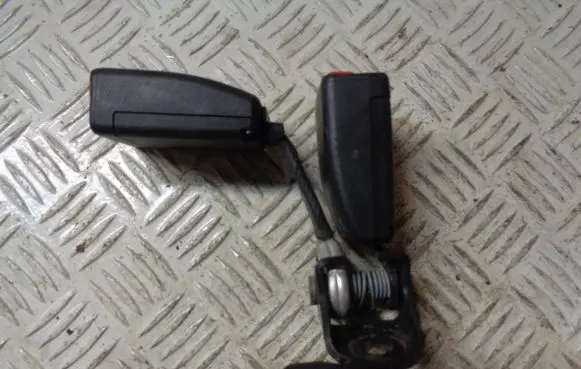 Peugeot 2008 I Rear seatbelt buckle 6227005A00513