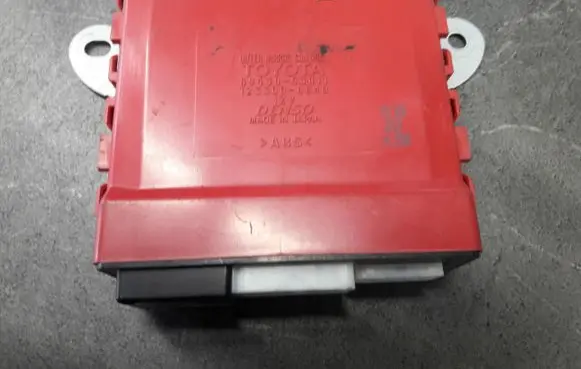 Lexus IS IV XE40 Wing mirror control module 