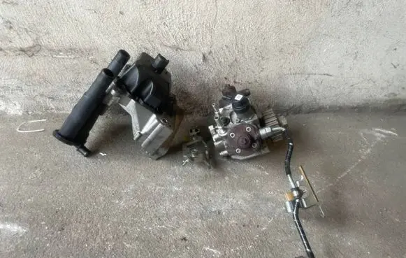 Jaguar XF Fuel injection high pressure pump AH2Q-9B395-AD