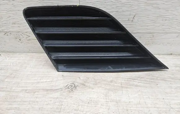 Toyota Avensis T270 Front bumper lower grill 5312805020