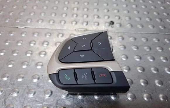 Jeep Renegade Steering wheel buttons/switches 735572823 735622856 5UX06LS5AA