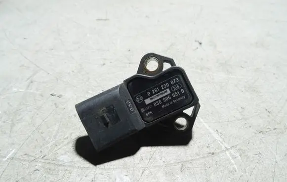 Volkswagen Scirocco Air pressure sensor 0261230073 038906051D