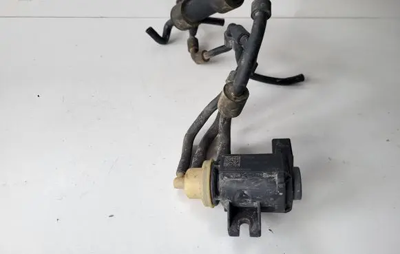 Skoda Yeti (5L) Turbo solenoid valve 1K0906627B