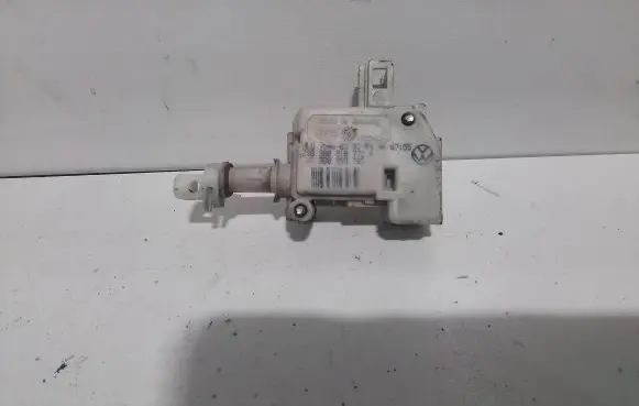 Volkswagen Golf IV Central locking motor 3B0810773A 3B0959782