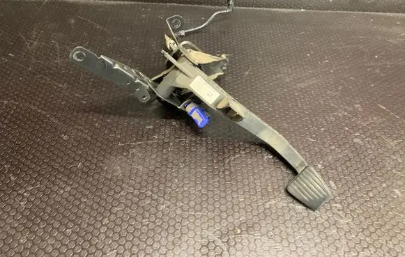 Volvo V50 Clutch pedal 4N517B633EG 30714693
