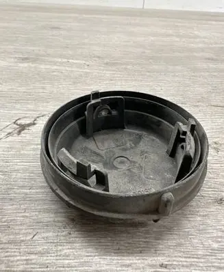 Volvo V70 Headlight/headlamp dust cover 89001811