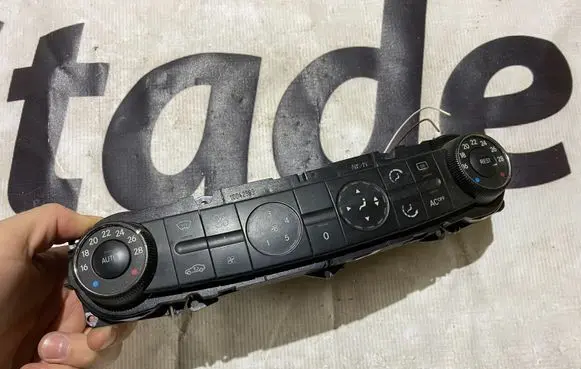 Mercedes-Benz CLS C219 Climate control unit 2198300185