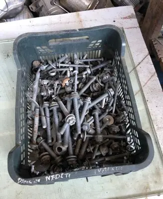 Mercedes-Benz EQE x294 Nuts/bolts 
