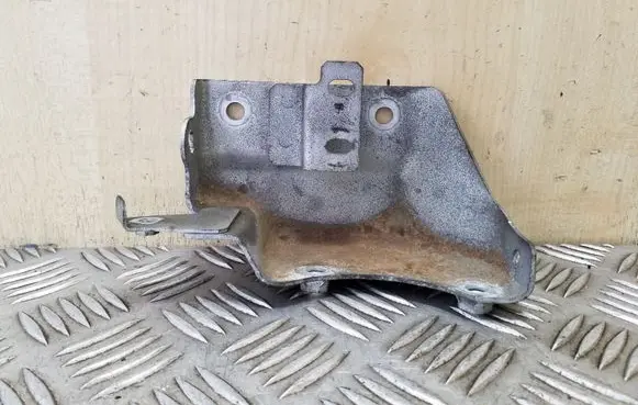 Other engine bay part