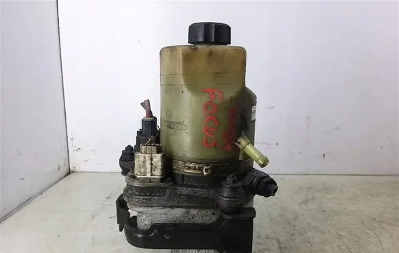 Ford Focus Power steering pump 4M513K514BD