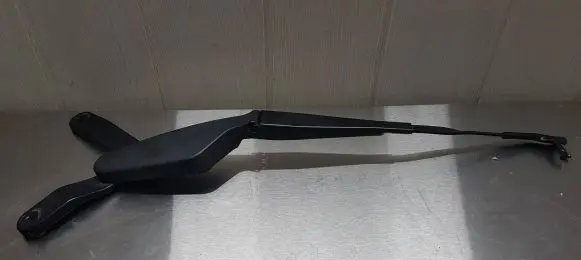 Mercedes-Benz C AMG W204 Front wiper blade arm 97036203 3392125813