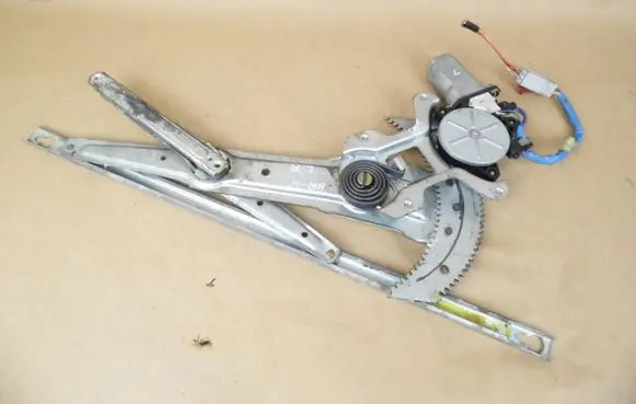 Honda HR-V Front door window regulator with motor 