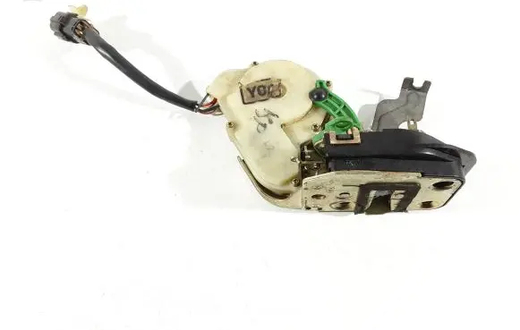 KIA Sorento Front door lock Y02